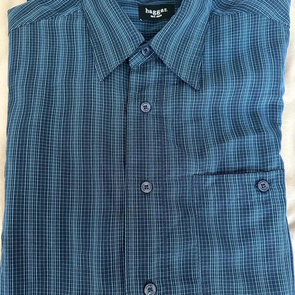 Haggar Men's Navy Plaid short sleeve Button Down Shirt